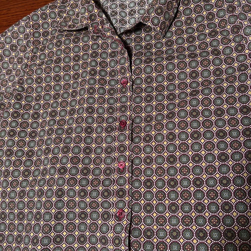 Chic Women's Patterned Button-Down Shirt - image 3